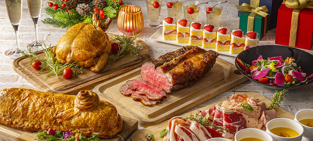 吹き抜けの開放感あふれる空間で楽しむ、クリスマスディナービュッフェローストビーフやサーモンのパイ包み、フォトジェニックなスイーツなどが登場