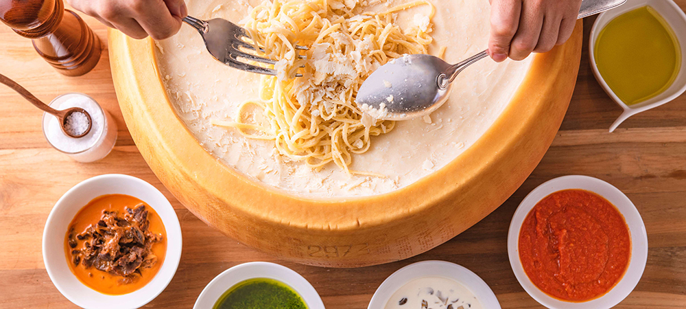 クリスマスと年末年始の期間限定「フォレストガーデン」フェスティブ ディナービュッフェ